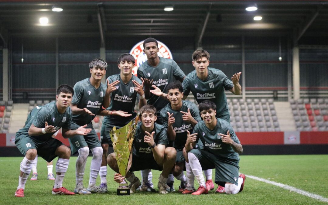 CAMPEONES RED AND GOLD